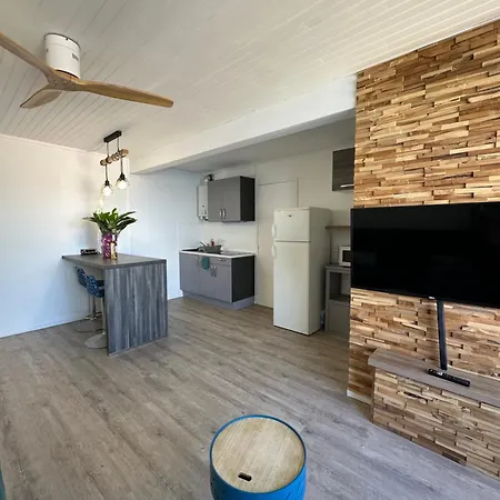 Apparemment Proche * Agde