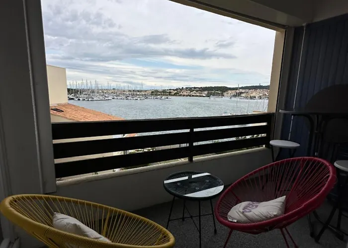 Apparemment Proche Apartament